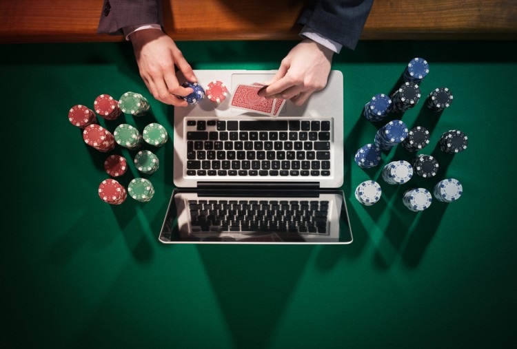 Frolicked at a poker counter in a nightclub atmosphere
