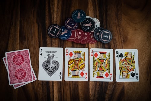 How to Select Secured Gaming Websites for Receiving High Profit?