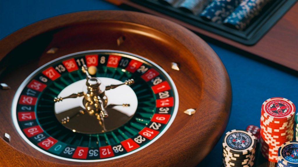Join in a renowned casino site and play games based on your expectations